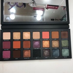Born to run urban decay eyeshadow palette